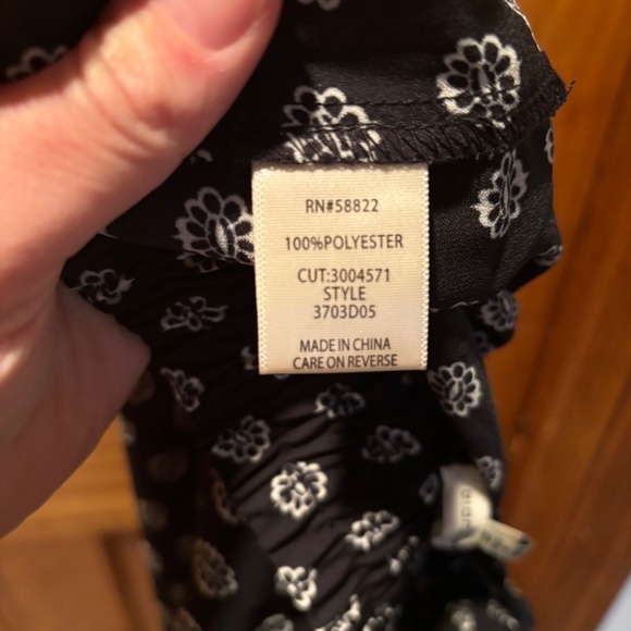 Max Studio Crepe Pocket Shorts in Black Cream XS - Picture 5 of 6